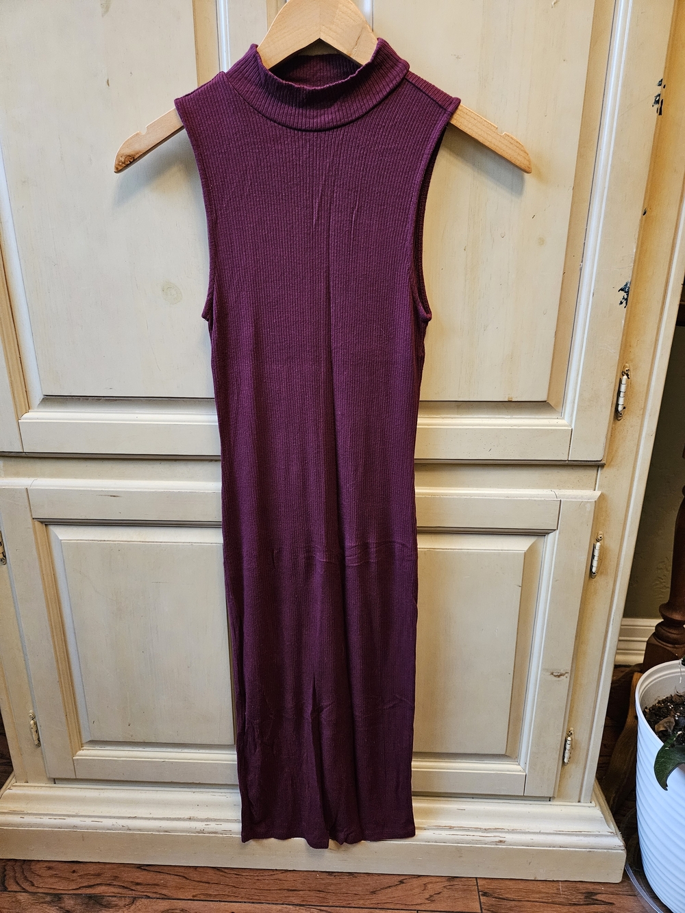 Forever 21 Sleeveless Turtleneck Maxi Dress in Maroon